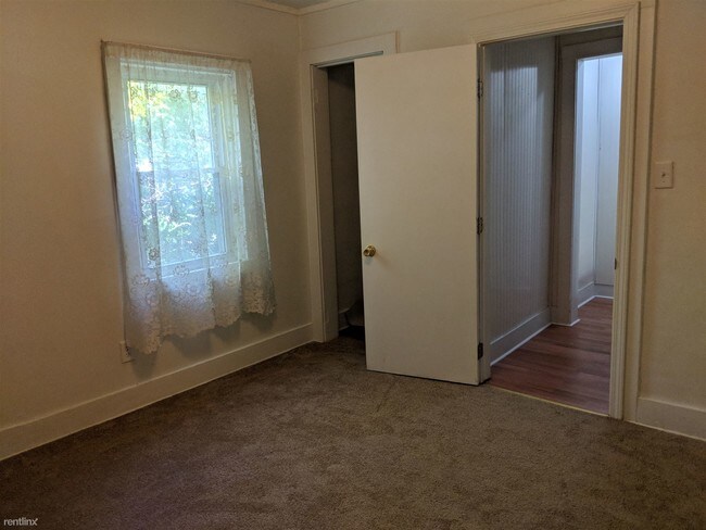 Foto del edificio - 1 br, 1 bath Duplex - 701 Townsend St  Apt.
