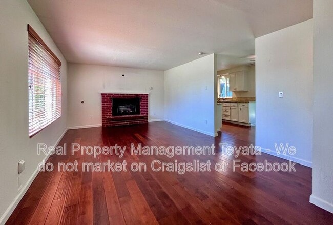 Building Photo - 3326 Granada Way