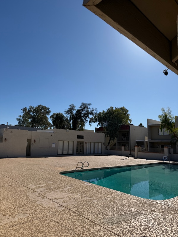 Building Photo - 2826 E Marconi Ave