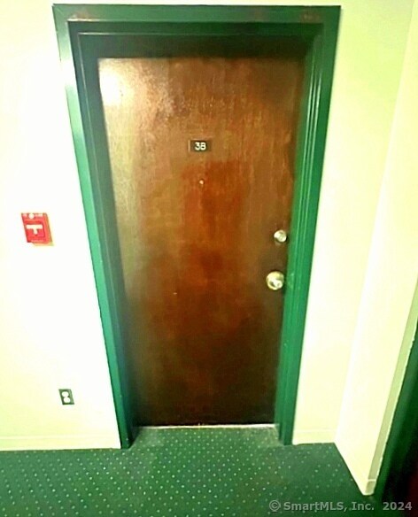 Foto del edificio - 384 Howe Ave