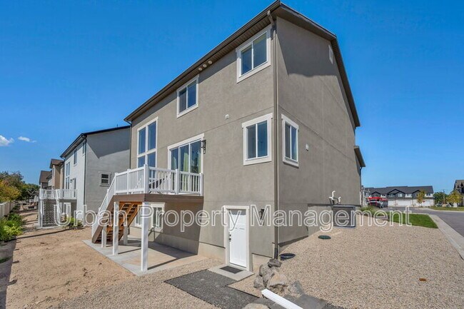 Foto del edificio - 4011 Serenity Ln