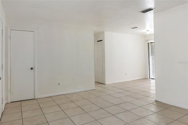 Building Photo - 1031 SW 61st St