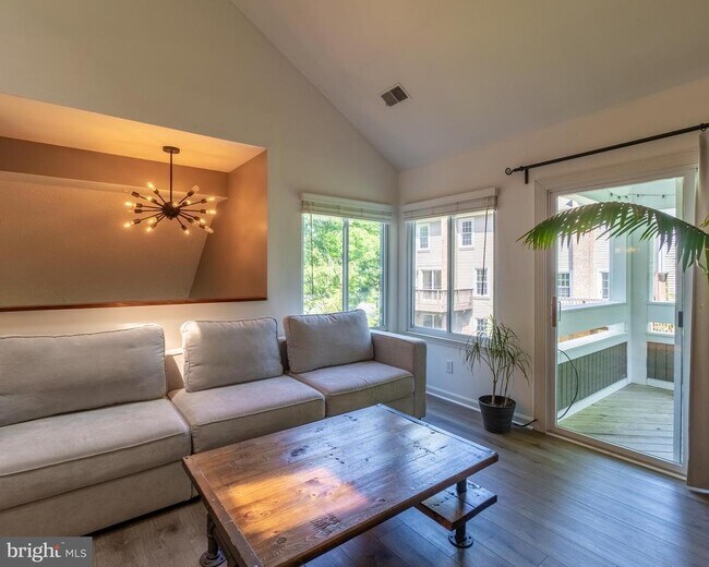 Building Photo - 12206 Fort Buffalo Cir