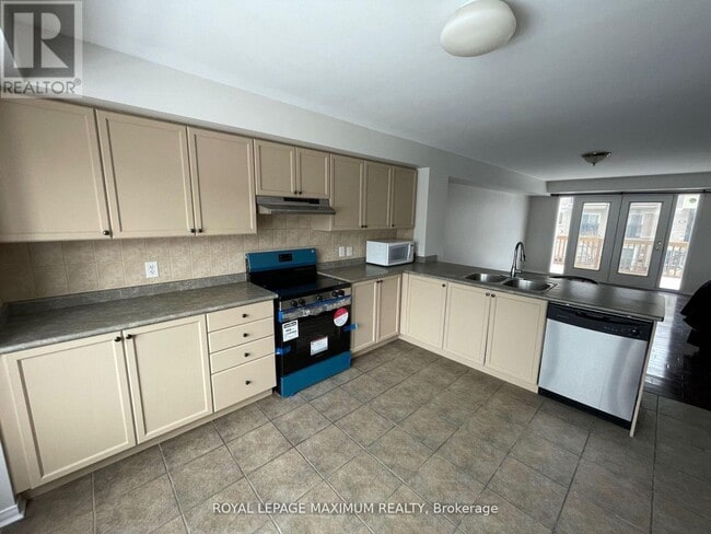 Building Photo - 3066 Eglinton Ave W