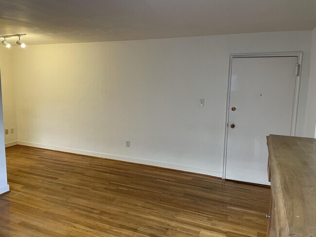 Foto del edificio - 2298 17th St NW