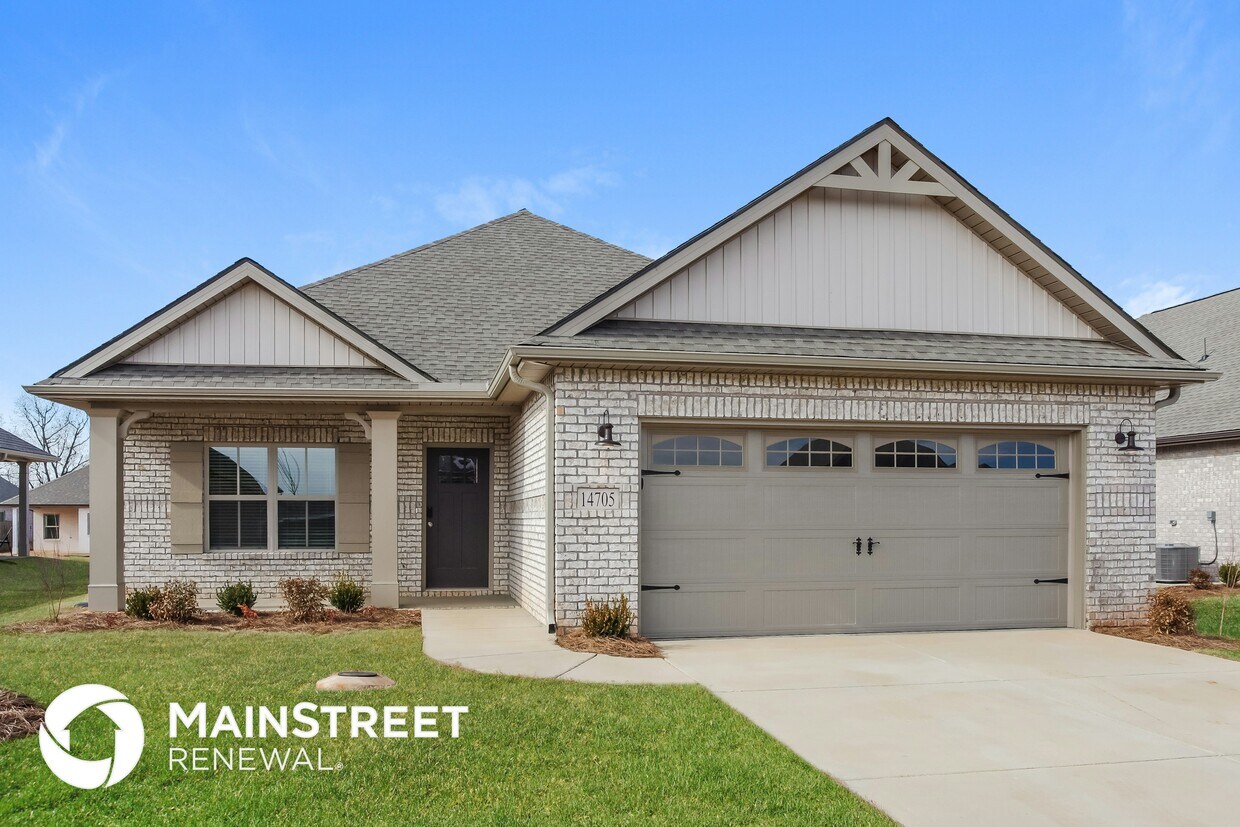 Foto principal - 14705 Greenleaf Dr