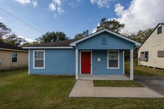 Building Photo - 2448 Amarillo St