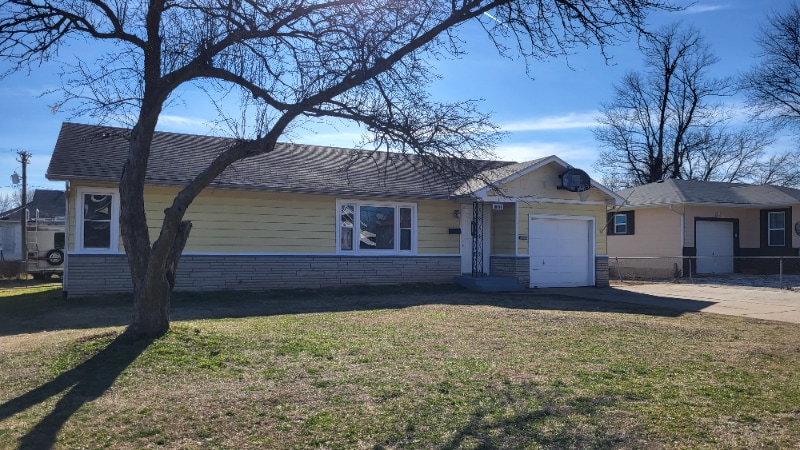Primary Photo - 1420 W Poplar St