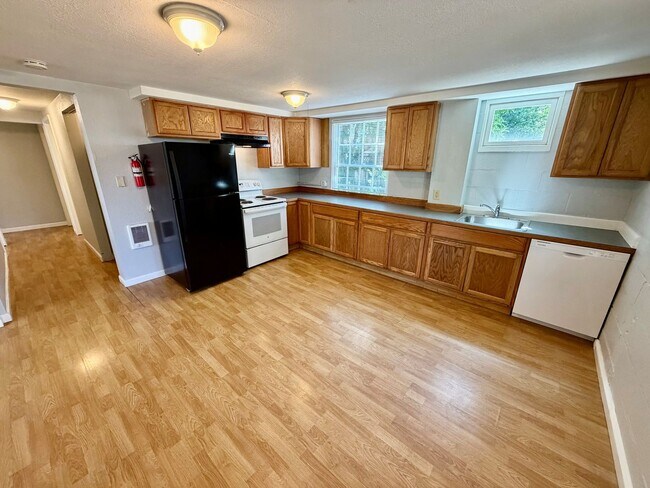 Foto del edificio - 135 NW 32nd St