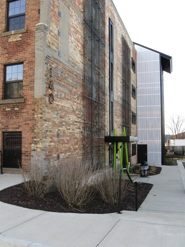 Foto del edificio - 148 S River Ave