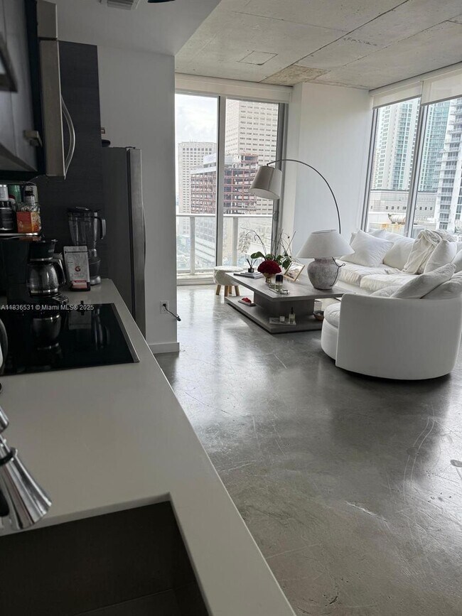 Foto del edificio - 151 SE 1st St