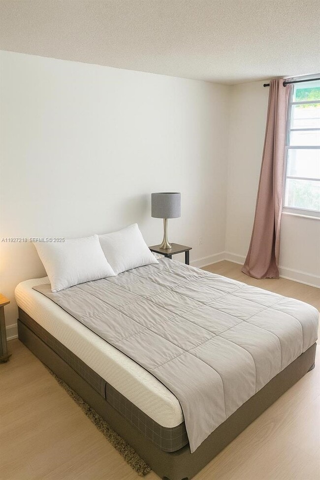 Foto del edificio - 1732 Meridian Ave