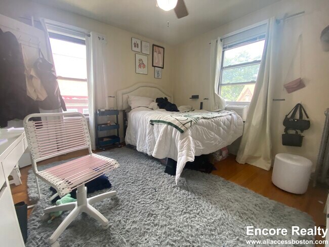 Foto del edificio - 12 Gerald Rd