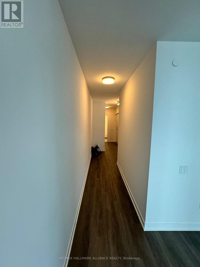 Building Photo - 500 Wilson Ave