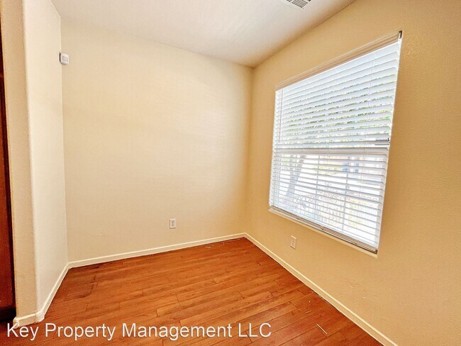 Building Photo - 2 br, 2.5 bath House - 10435 Fancy Fern St