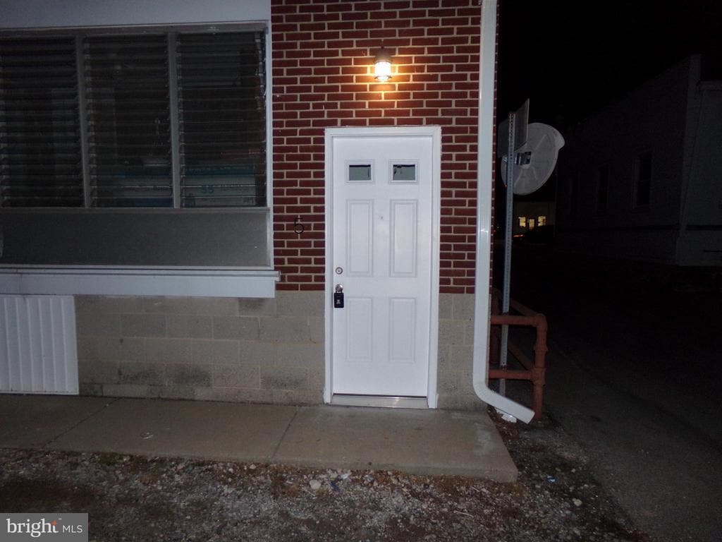 Foto principal - 276 E Main St