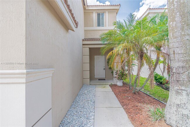 Building Photo - 1028 Golden Cane Dr
