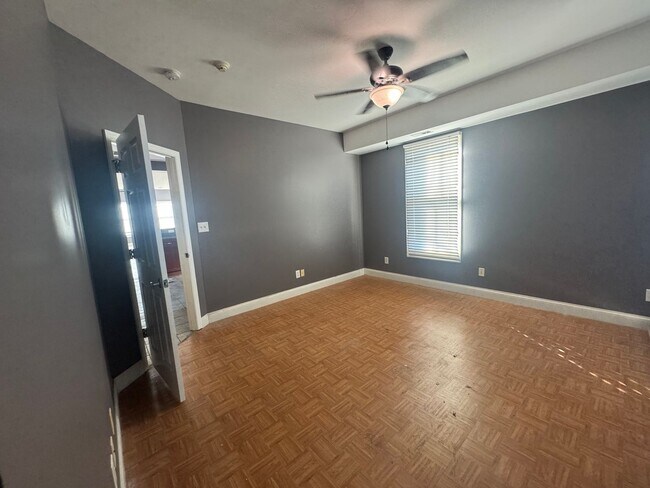 Foto del edificio - Must see 2 bed 2 bath!