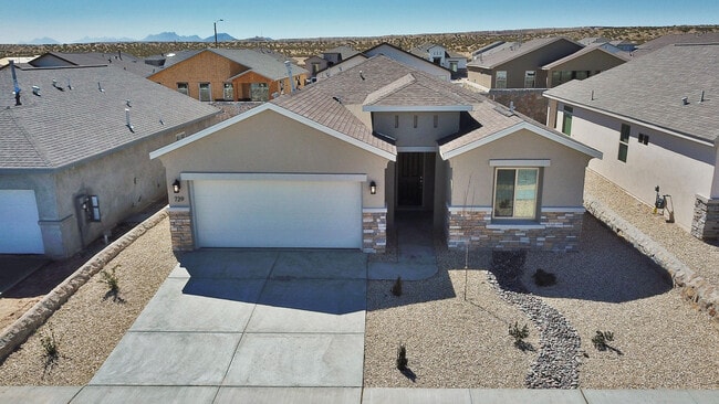 Building Photo - 729 C. Escondida