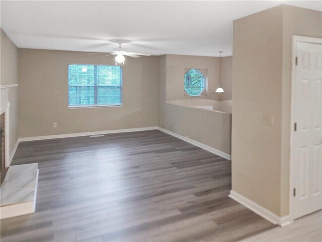 Foto del edificio - 221 Remington Ln