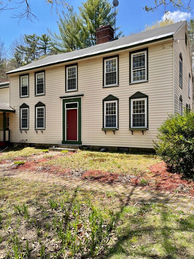 Building Photo - 324 Silver Lake Rd