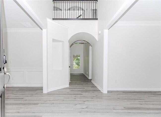 Building Photo - 2023 Jameson Cir NE