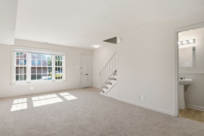 Building Photo - Townhouses of Chesterfield II