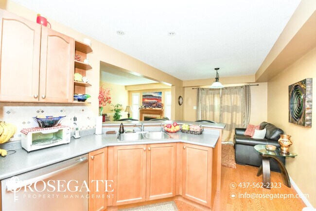 Building Photo - Spacious 3-Bedroom + Den, 1.5-Bath Home in...
