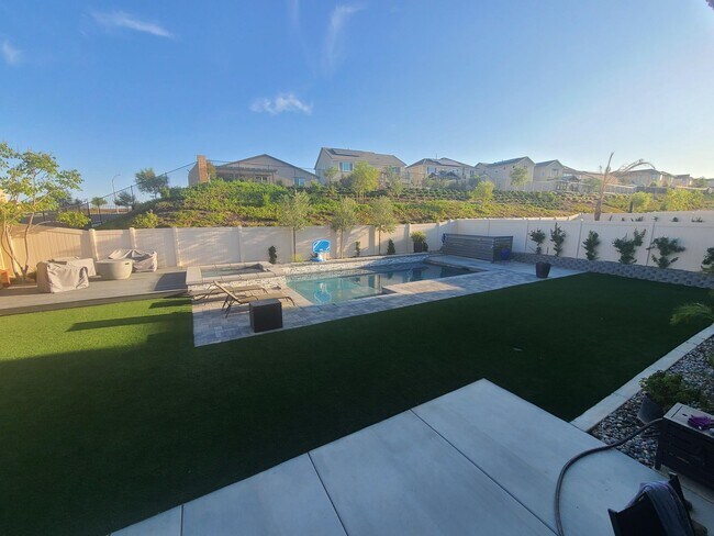 Foto del edificio - 32000 Dayspring Way