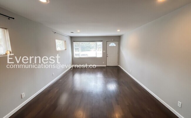 Building Photo - 1527 Kirby Ave