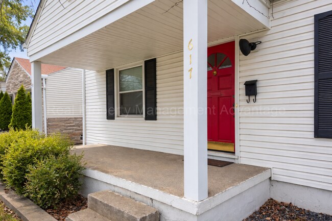Foto del edificio - Bright and Renovated Near Downtown Royal Oak