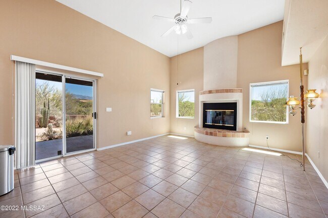 Building Photo - 5951 East Calle Agua Verde