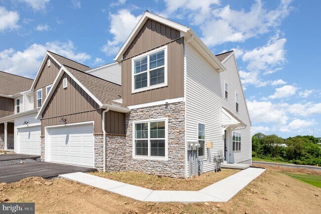 Building Photo - 7870 OAK Brk