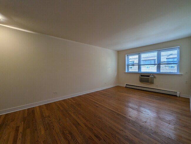 Foto del edificio - 630 W Wrightwood Ave
