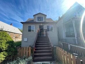 Building Photo - 5539 Claude Ave