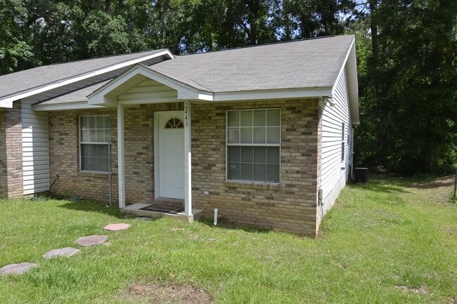 2443 Chateau Lane - 2443 Chateau Ln