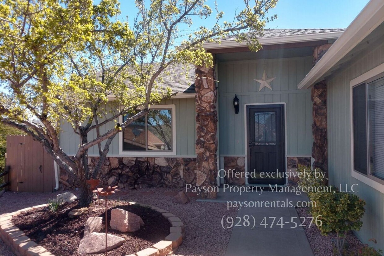 Foto principal - Beautiful Stone Creek Home w/ Park-like Backyard