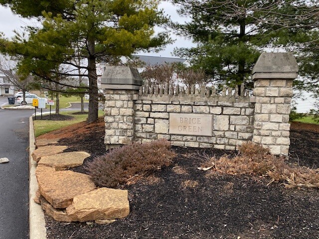 Foto del edificio - 6027 Brice Park Dr