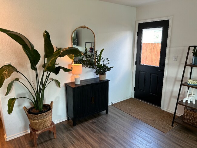 Building Photo - 13904 Mussel Rn