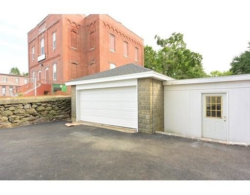 Building Photo - 189 Pleasant St