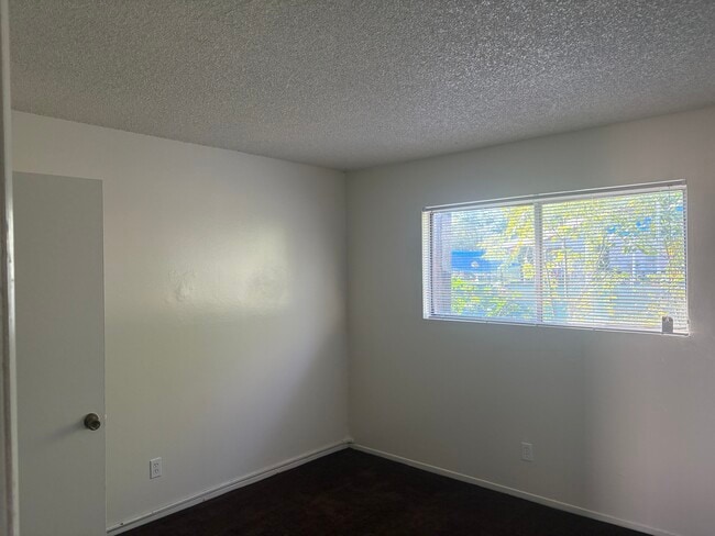 Dormitorio 2 - 14125 Coteau Dr