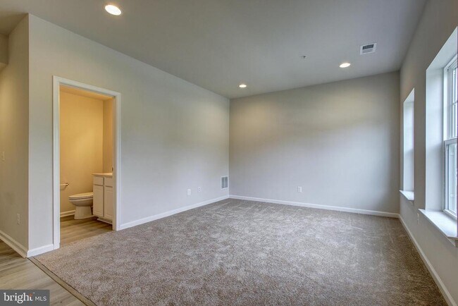 Foto del edificio - 14217 Travilah Rd