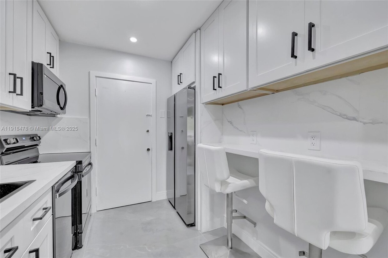 Foto principal - 2271 NE 68th St