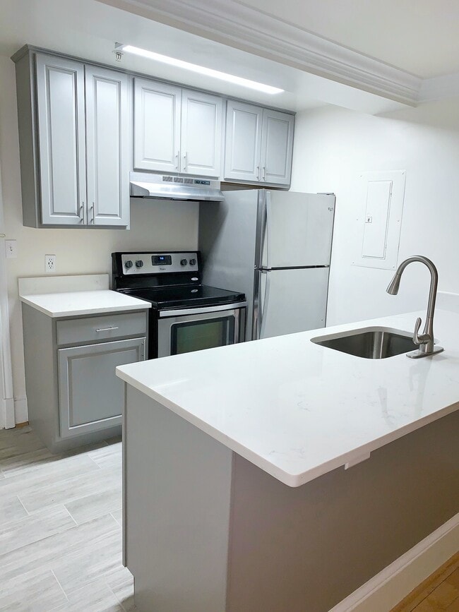 Building Photo - Warder Mansion