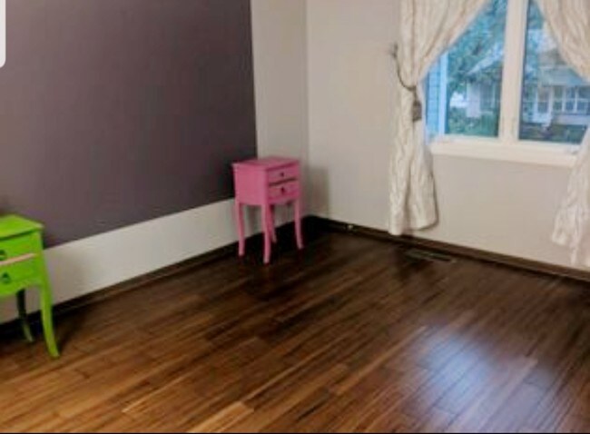 Foto del edificio - 4010 E 52nd St