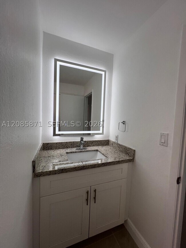 Building Photo - 10500 SW 155th Ct