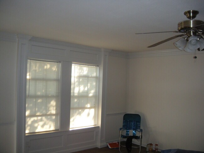 Building Photo - CUTEST COTTAGE IN ROSEDALE - 2BD 1BA $2100