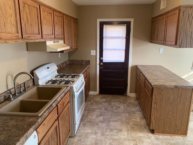 Photo - GREAT DUPLEX AVAILABLE NOW House