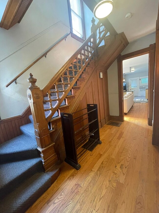 Foto del edificio - 310 E William St