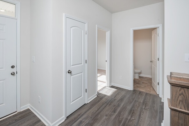 Foto del edificio - 1014 Hanover Crossing Dr